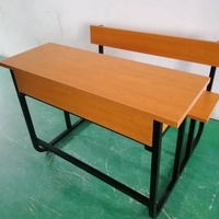 Mobilier scolaire Table de banc en bois salle de classe Double siège ensemble de bureau et de chaises d'université pour les élèves du secondaire utilisé