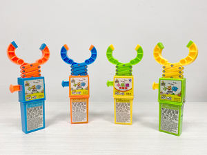 कैंडी के साथ शन्टोउ जुकी कैंडी खिलौने पकड़ पॉप स्प्रिंग हाथ कैंडी भरने के खिलौने - Product Image 3