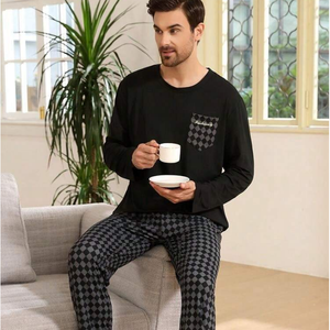 Vêtements de nuit à col rond et poche à carreaux pour hommes Ensemble de pyjama avec pantalon à manches longues Mode pyjama en coton pour hommes Ensemble de vêtements de détente confortables - Product Image 1