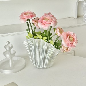 L-R247 <span class=keywords><strong>Fleurs</strong></span> artificielles <span class=keywords><strong>de</strong></span> renoncule à 2 têtes <span class=keywords><strong>de</strong></span> haute qualité pour la décoration <span class=keywords><strong>de</strong></span> salon, <span class=keywords><strong>de</strong></span> table à manger, accessoires <span class=keywords><strong>de</strong></span> photographie <span class=keywords><strong>de</strong></span> mariage, <span class=keywords><strong>bouquet</strong></span> <span class=keywords><strong>de</strong></span> <span class=keywords><strong>mariée</strong></span> - Product Image 2