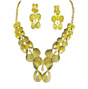 New Bridal Kundan Paquistanês Bridal Wedding Gargantilha Colar Brincos 18k Banhado A Ouro Carving Net Flower Shape Design Jewelry Set