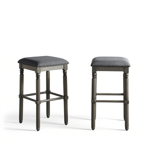 Set di 2 sgabelli da bar Arnhem in legno grigio imbottito dal design tradizionale per uso bar - Product Image 1