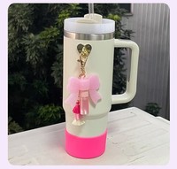 Gloss à lèvres personnalisé avec logo de marque et design de capuchon en forme de nœud pour filles, fabricant de gloss à lèvres personnalisé