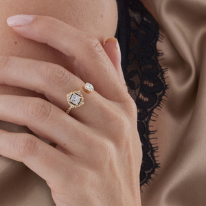 Bague de fiançailles pour femme en or massif 18 carats avec diamant taille princesse, style géométrique classique, plaqué or rose - Product Image 3