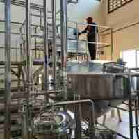 Hoge Efficiëntie Tomatensaus Productielijn Fruitconcentraat Sapcentrifuge Vulmachine Met CE Certificaat