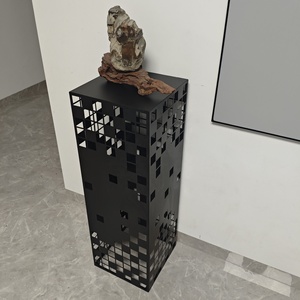 Consolle Moderna in Ferro con Base a Piedistallo - Stabile e Resistente, Arredamento Angolare per Soggiorno, Decorazione Nordica Rossa, Uso per <span class=keywords><strong>Balcone</strong></span>/Predellino - Product Image 2