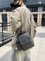 Sac à bandoulière multifonctionnel et pratique pour homme en nylon, avec sangle arquée, plusieurs poches, imperméable, décontracté