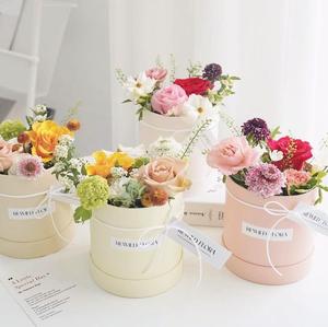 Cubo de abrazo Popular, pequeño, blanco puro, rosa, papel de cartón, cilindro redondo, embalaje de flores, caja de regalos para ramo - Product Image 2