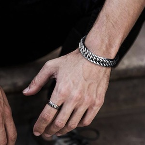 Pulsera de Acero Inoxidable Fundido, Gruesa y Lisa, Accesorio de Moda para Hombre CE405 - Product Image 4