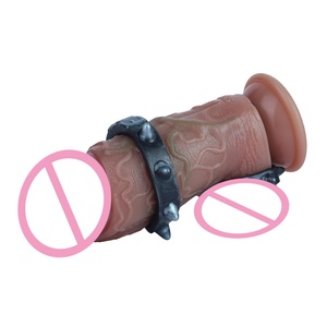 Anillo para Pene de Silicona Gris YC-2198 con Púas para el Placer Sexual en Pareja, Potenciador de la Erección, Anillo Escrotal, Retrasador de la Eyaculación, Juguete Sexual - Product Image 3