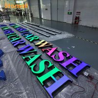 Lettres RGB personnalisées, enseignes lumineuses LED multicolores, signalétique commerciale, publicité créative pour les devantures de magasins, bâtiments