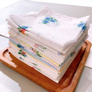 Pañuelo Vintage para Mujer, Cuadrado, de Algodón, con Bordado de Mariposa, Encaje, Flores, Diseño Floral Surtido - Product Image 4