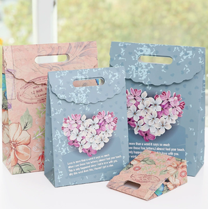 Sac à masque facial en forme de cœur de fleur de papillon de style européen, sac cadeau créatif, sac fourre-tout, sac en papier innovant, sac d'emballage cadeau - Product Image 3