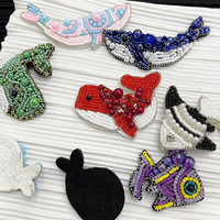 Nouveaux patchs appliqués faits à la main avec des perles et des paillettes représentant des baleines, des dauphins, des requins, des raies manta, parfaits pour décorer les vêtements