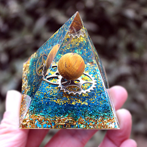 Pirámide de Cristal de Resina Epoxi, Adorno de Ojo de Tigre, Engranaje de Cristal Azul, Decoración para el Hogar, Coleccionable, Decoración de Escritorio - Product Image 4
