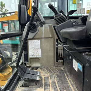 Mini-excavatrice CAT305.5E2 d'occasion, 2022, peinture d'origine, 410 heures, état impeccable, spécialisée pour la construction et autres projets - Product Image 4