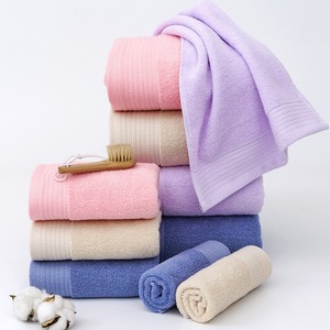Factory Supply100 % Lujoso 70x140cm extra LargePlain Juegos de toallas de baño de algodón para hoteles de cinco estrellas No hay comentarios todavía - Product Image 3