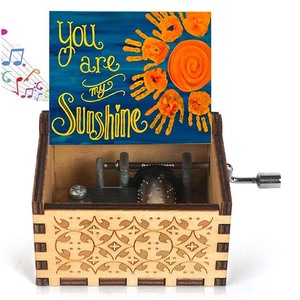 Nuovo produttore di 47 stili sei il mio sole carosello musicale fatto a mano manovella in legno Vintage music box ornamenti giocattolo personalizzati - Product Image 5
