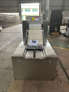 Petite usine Cookie Biscuit Rotatif Moulage Moulage Machine Pâte Formant La Machine pour Biscuit - Product Image 2