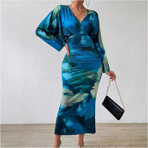 Vestido midi entallado con estampado y cuello en V, manga murciélago, cintura fruncida, ajuste ceñido, informal, para fiesta, tejido - Product Image 1
