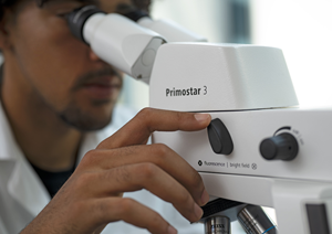 Le Zeiss Primostar 3 ILED est un microscope à fluorescence utilisé pour la histologie et la histopathologie - Product Image 2