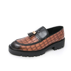 Nouvelles Chaussures en Cuir PU à Pompons Exquises pour Hommes Grandes Tailles 2026, Vente en Gros pour Usage Extérieur, Conception Respirante à <span class=keywords><strong>Semelle</strong></span> Épaisse et Confortable - Product Image 1