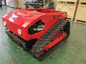 Robot tondeuse intelligent multifonctionnel à chenilles en caoutchouc, télécommandé, pour l'agriculture JQ-600B JQ-600B - Product Image 1