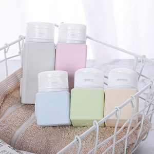 Ensemble de bouteilles de voyage en silicone, 1,5 oz (45 ml), avec bouchon rabattable, pour shampoing, lotion, hydratant, soins de la peau pour adultes, contenants rechargeables - Product Image 3