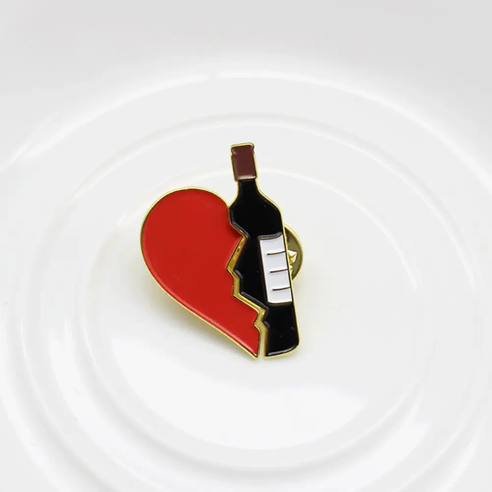 Luxo lembranças promocionais granel presentes personalizados amor vinho tinto personalizado metal pinos para atacado