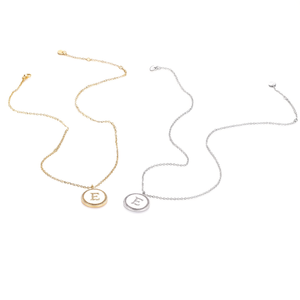 Collana con Ciondolo a Forma di Lettera E con Diamante, Catena da 2 Cm, Gioielli Raffinati in Acciaio, Tono Oro e Argento - Product Image 2