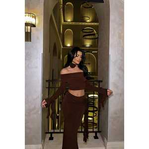 Ensemble de costume pour femme avec détail rose marron - Product Image 3