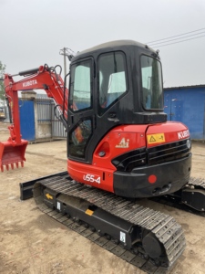 Machines japonaises certifiées CE avec godet Kubota bon état U55 mini pelleteuse 5.5 tonnes pelle sur chenilles d'occasion - Product Image 3