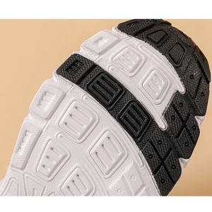 Chaussures de sport 530 personnalisées <span class=keywords><strong>avec</strong></span> logo 2024, chaussures de course rétro à semelle épaisse en mesh pour couple - Product Image 4