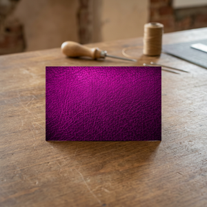 Cuir de vachette véritable texturé magenta pour la fabrication de sacs à main, épaisseur 0,8-1,2 mm - Product Image 2