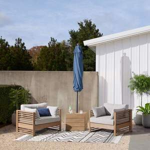 Ensemble de meubles de jardin en bois facile à nettoyer avec chaise longue, parasol et table d'appoint - Product Image 1