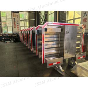 Rak Kabin Aluminium Satu Pintu 68 inci TINGGI X 80 inci LEBAR dengan Braket Pemasangan dan Baut-U - Product Image 2