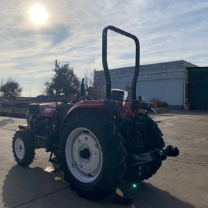 Tracteur agricole 4x4 de 50 chevaux, tracteur à moteur diesel avec système de levage hydraulique à 3 points pour utilisation agricole - Product Image 6