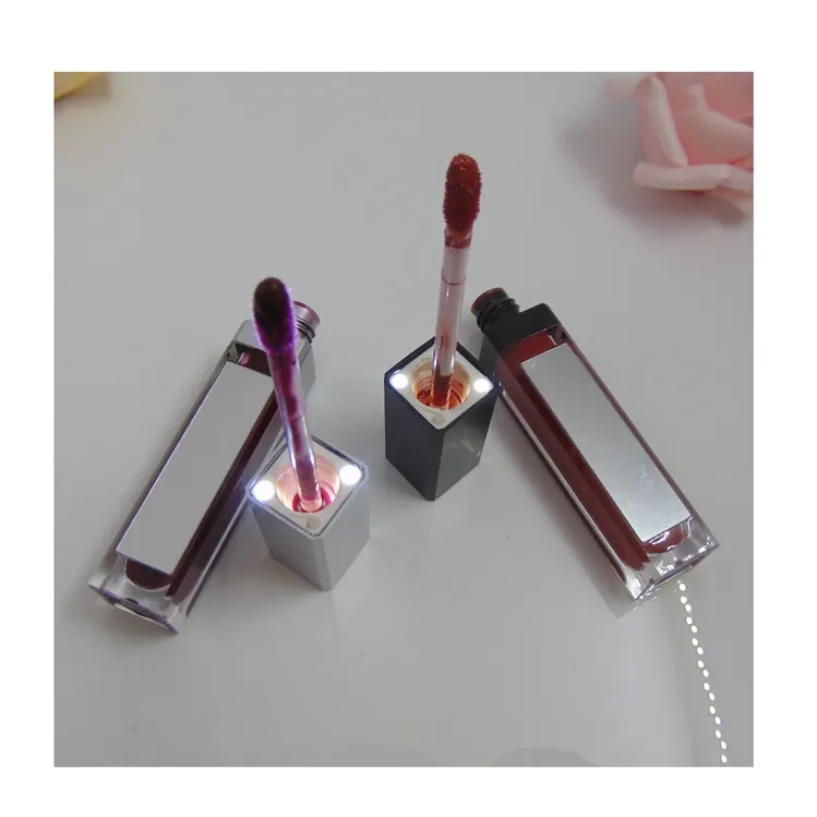 Beauty Wholesale Led Liquid Lipstick Machen Sie Ihren eigenen Lip gloss ohne Etikett mit Spiegel und Licht