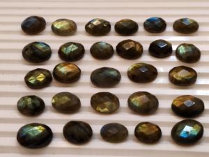 Pierre précieuse de labradorite naturelle de qualité export pour la fabrication de bijoux, cristal de guérison, pierre de protection énergétique, disponible au meilleur prix - Product Image 3