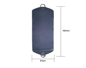 Bolsa de ropa de poliéster impermeable para hombre con diseño plegable de logotipo personalizado y bolsillos para almacenamiento de viaje - Product Image 3