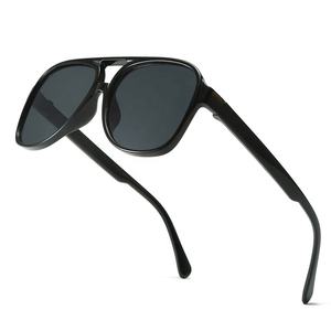 <span class=keywords><strong>Gafas</strong></span> de Sol de <span class=keywords><strong>Aviador</strong></span> Cuadradas con Doble Puente Vintage 2024 para Mujer y <span class=keywords><strong>Hombre</strong></span> Lentes de Sol Retro con Logo Personalizado 2026 - Product Image 5