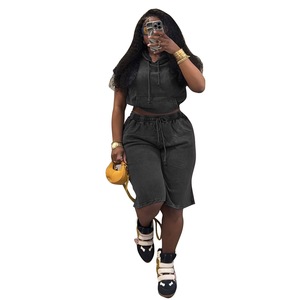 Ensemble court décontracté rétro en jean délavé extensible deux pièces avec t-shirt court à capuche et pantalon capri ample taille haute - Product Image 5