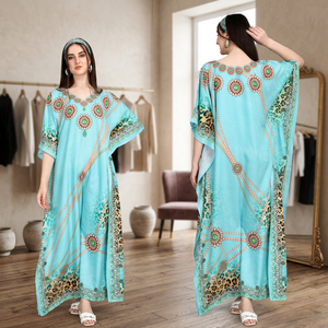 Caftan confortable crêpe de polyester pour femmes, taille libre pour le travail de la pierre pour les filles, collection de vêtements de plage d'Inde, qualité d'exportation, vente en gros - Product Image 3