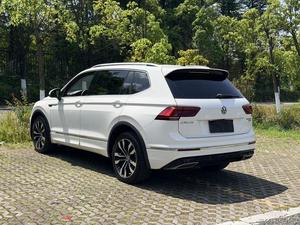 Voiture d'occasion 2020 pour <span class=keywords><strong>Tiguan</strong></span> L Turbo 4x4 Automatique 7 places Gauche Toit ouvrant panoramique foncé Faible kilométrage Sans accident Abordable - Product Image 4
