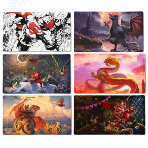 Tapis de jeu et support de cartes en caoutchouc antidérapant Dragon Shield personnalisable avec bords cousus - Superman 35x61cm avec tube robuste (Fantasy & Sci-Fi) - Product Image 2