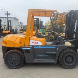 Montacargas diésel usados Komatsu/TCM/HELI de 2.5/3/4/5/7/10/15/16/25/30 toneladas, modelo FD70Z8, con tres máquinas, en Shanghái, en venta. - Product Image 1