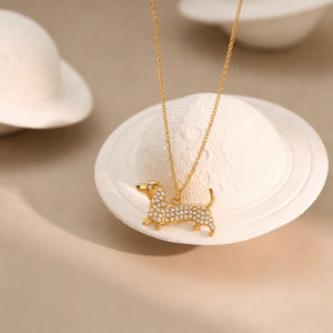 Lindo Collar de Perro Dachshund con Diamantes Incrustados, Chapado en Oro PVD de 14k y 18k, de Acero Inoxidable 316L, Resistente al Agua, para Mujer - Product Image 4