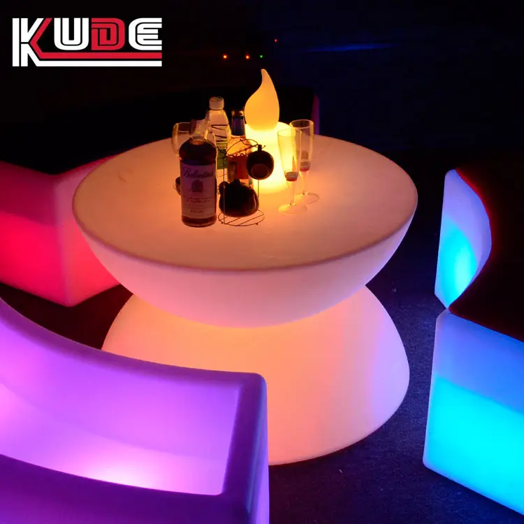 Plastik LED parlayan masa açık parti etkinlikleri için dayanıklı ve taşınabilir popüler dış mekan mobilyası