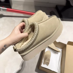 Botas de Nieve Clásicas de Alta Calidad para Mujer, Botas de Nieve Casuales para Interiores y Exteriores Antideslizantes de Satén y Gamuza, Zapatos de Diseñador - Product Image 2