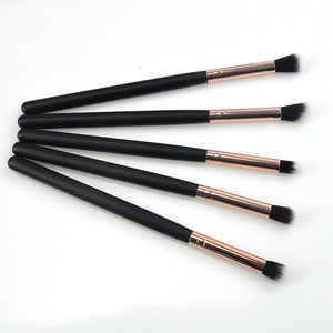 Juego de 10 Brochas de Maquillaje de Plástico Negro con Mango, 5 Grandes y 5 Pequeñas, para Bálsamo Labial y Rostro, Venta al por Mayor de Fábrica - Product Image 3